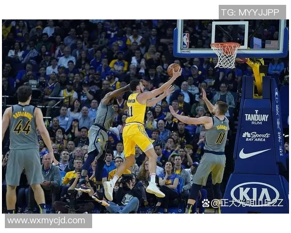 2019年NBA季后赛勇士与雷霆激战回顾精彩瞬间与战术分析